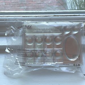 Mary Kay disposable Trays (30pk)